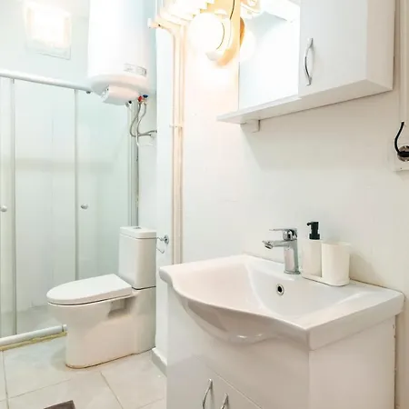 Διαμέρισμα Exquisite Central Flat Near Bagdat Street