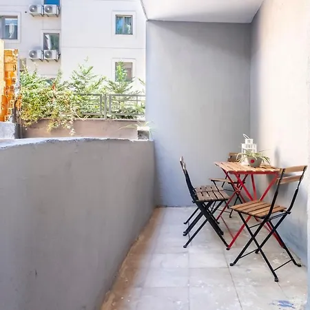 Exquisite Central Flat Near Bagdat Street Apartment *